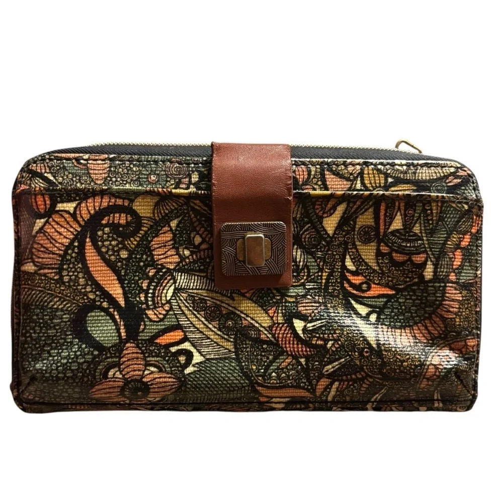 Sakroots Smartphone Wallet Brown